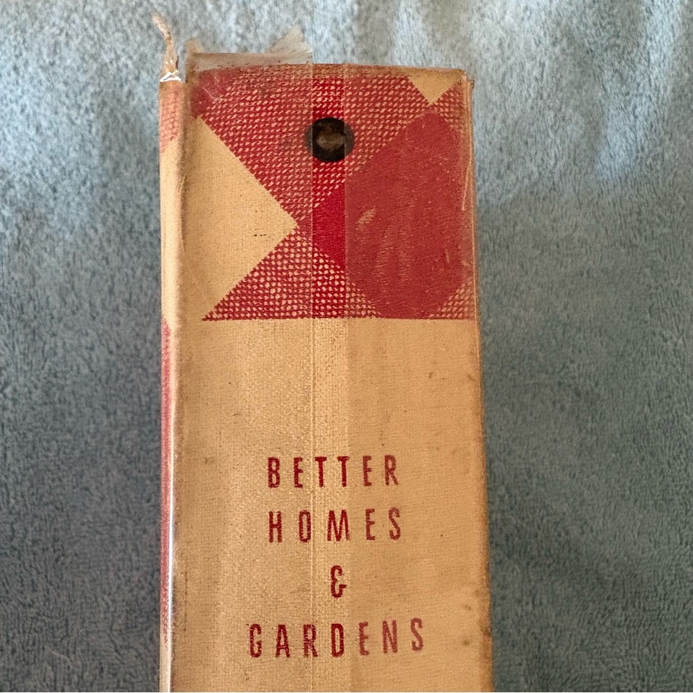 1944 Better Homes And Gardens Red and White Checkered Collectible Cook Book - Picture 3 of 11
